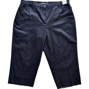 NWT Tribal Stretch Exstiensable crop pant Size 14P Color black